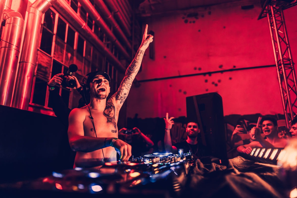 Loading... just a sec